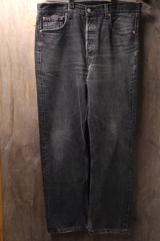 Vintage Levi's 501 black jeans w36